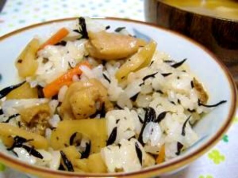 懐かしい母の味 ひじきご飯